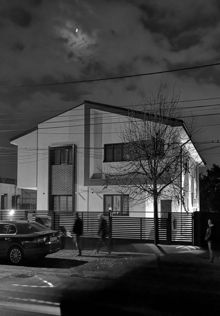 Locuinta R. cu 2 apartamente